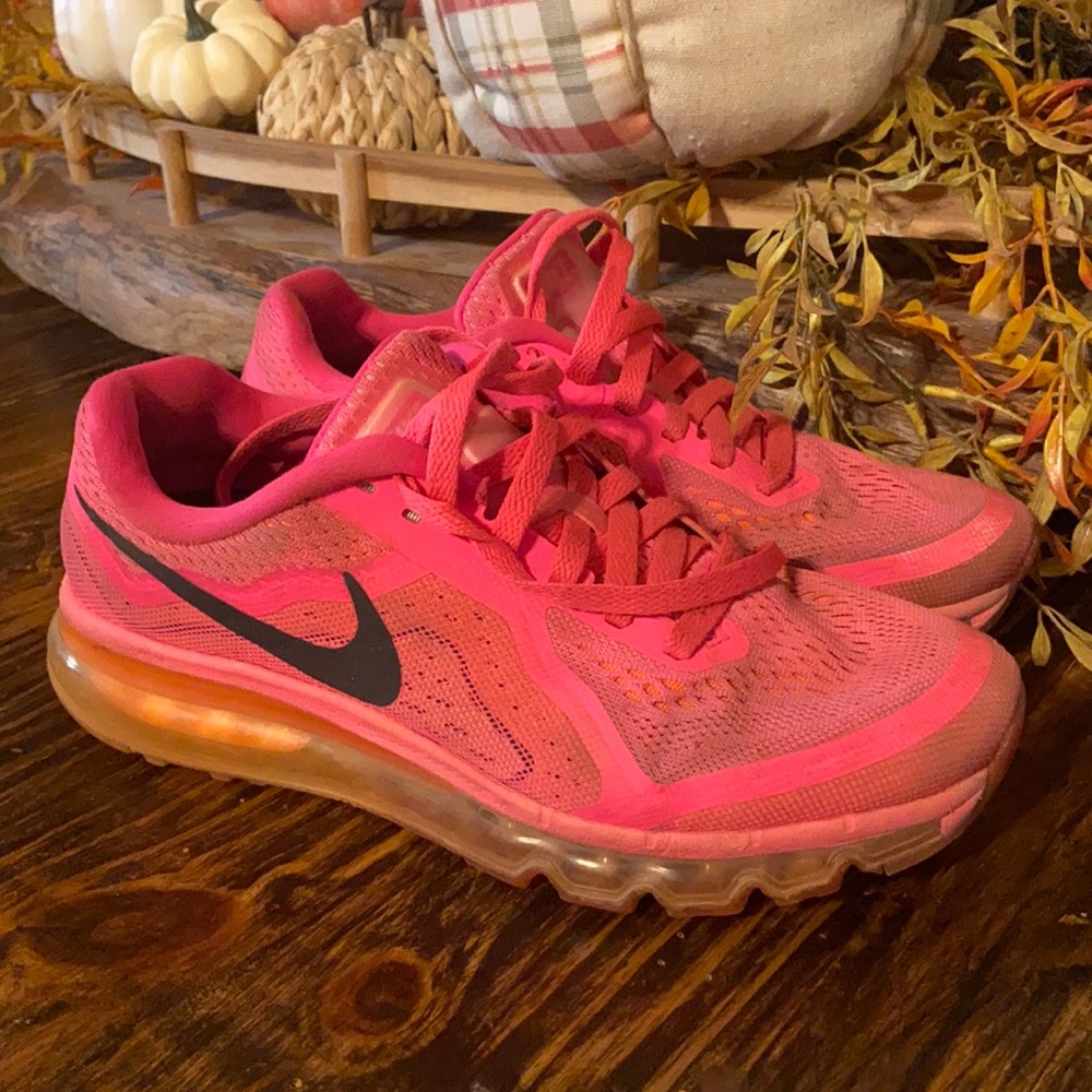 Women hot pink Nike air max